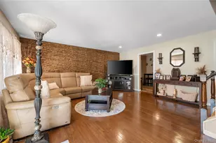 85 N Walnut St, Massapequa, NY 11758 - Photo 3
