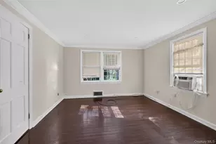 1574 Laurel Hollow Rd, Syosset, NY 11791 - Photo 17