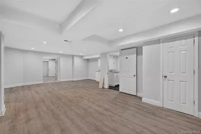 1574 Laurel Hollow Road, Syosset, NY 11791 - Photo 29