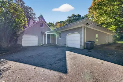 1574 Laurel Hollow Road, Syosset, NY 11791 - Photo 35