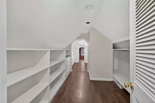 1574 Laurel Hollow Rd, Syosset, NY 11791 - Photo 25