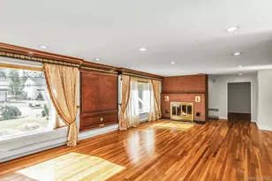 260 Oak Ridge Ln, Albertson, NY 11507 - Photo 9