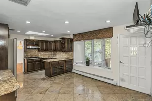260 Oak Ridge Ln, Albertson, NY 11507 - Photo 13