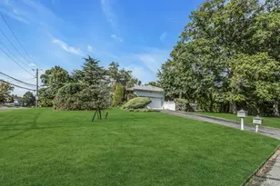 260 Oak Ridge Ln, Albertson, NY 11507 - Photo 5