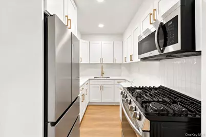 1296 Midland Avenue #L2, Yonkers, NY 10704 - Photo 7