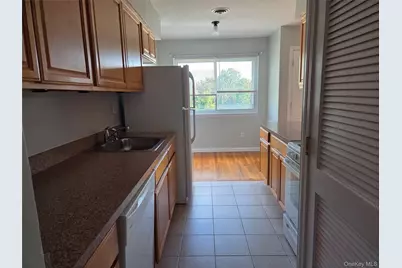 14 Pavilion Road #7, Suffern, NY 10901 - Photo 3