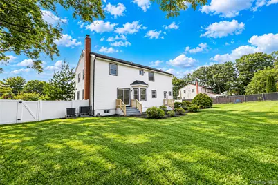 25 Avenue B, Holbrook, NY 11741 - Photo 43