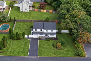 25 Avenue B, Holbrook, NY 11741 - Photo 5