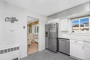 19 Grant St, Farmingdale, NY 11735 - Photo 9