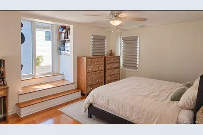 210 Beach 3rd Street, Far Rockaway, NY 11691 - Photo 7