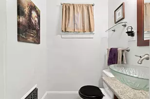 34 General Heath Ave, White Plains, NY 10603 - Photo 25