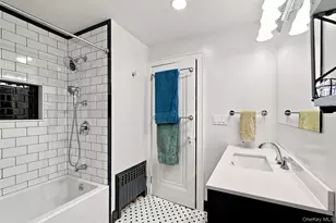 34 General Heath Ave, White Plains, NY 10603 - Photo 33