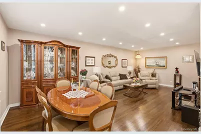 162-41 Powells Cove Boulevard #4S, Whitestone, NY 11357 - Photo 5