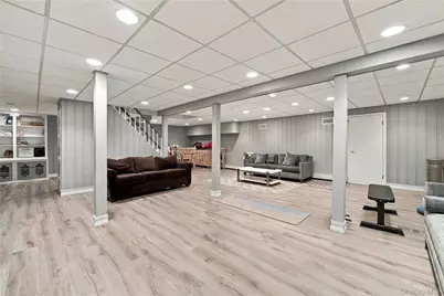 1335 Club Drive, Hewlett, NY 11557 - Photo 41