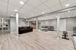 1335 Club Dr, Hewlett, NY 11557 - Photo 41