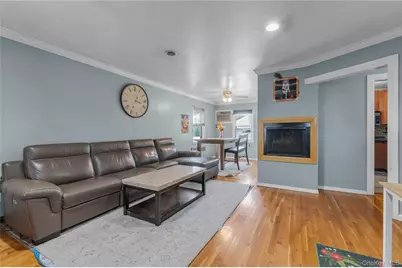 84 5th Street, New Hyde Park, NY 11040 - Photo 5