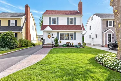 40 Cambridge Avenue, Garden City, NY 11530 - Photo 1