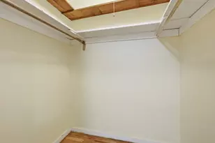 1058 E 211th St, Bronx, NY 10469 - Photo 11