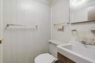 1058 E 211th St, Bronx, NY 10469 - Photo 21