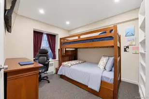 70 Locust Ave, New Rochelle, NY 10801 - Photo 17