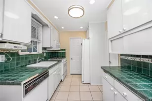 71-32 Caldwell Ave, Maspeth, NY 11378 - Photo 9