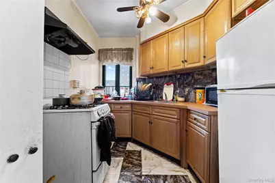 1651 Metropolitan Avenue #5H, Bronx, NY 10462 - Photo 15