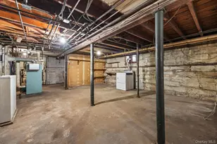 70-06 67th St, Glendale, NY 11385 - Photo 37
