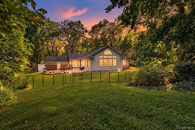 27 Willoughby Path, East Northport, NY 11731 - Photo 33