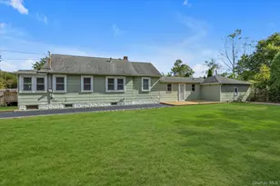8 Rockne St, Huntington, NY 11743 - Photo 15