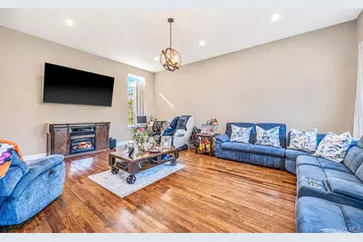 1 Westover Court, Shoreham, NY 11786 - Photo 11