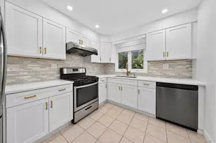 262-40 60th Rd, Little Neck, NY 11362 - Photo 5
