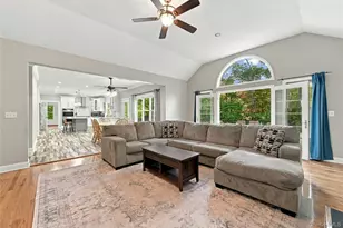 23 Moss Creek Ln, Patchogue, NY 11772 - Photo 9