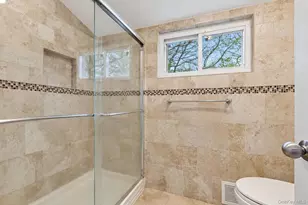 1302 Azure Pl, Hewlett, NY 11557 - Photo 19