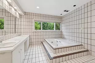 1302 Azure Pl, Hewlett, NY 11557 - Photo 17