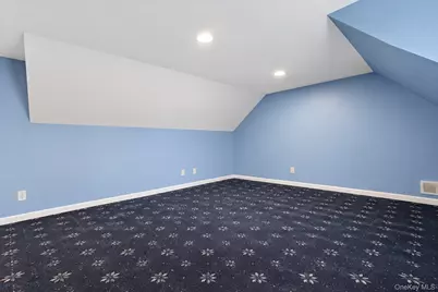 1302 Azure Place, Hewlett, NY 11557 - Photo 15