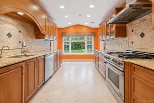1302 Azure Pl, Hewlett, NY 11557 - Photo 9