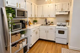 84-23 Manton St, Briarwood, NY 11435 - Photo 3
