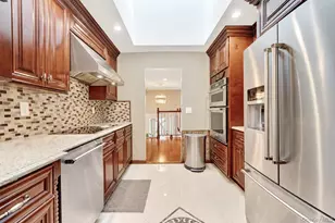 928 N Fletcher Ave, Valley Stream, NY 11580 - Photo 9