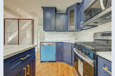 32-28 Utopia Parkway, Flushing, NY 11358 - Photo 13