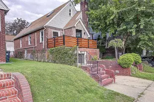 32-28 Utopia Pkwy, Flushing, NY 11358 - Photo 11