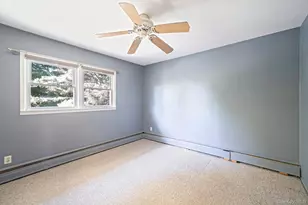 263 Waco St, Lindenhurst, NY 11757 - Photo 23