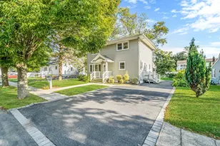 263 Waco St, Lindenhurst, NY 11757 - Photo 3