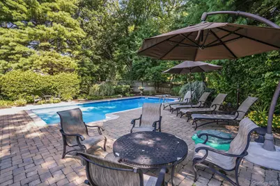 33 McCulloch Drive, Dix Hills, NY 11746 - Photo 47