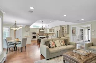 33 McCulloch Dr, Dix Hills, NY 11746 - Photo 19