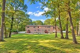 260 Deforest Rd N, Dix Hills, NY 11746 - Photo 27