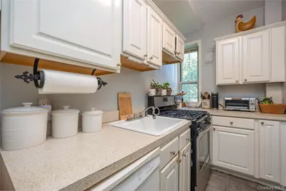5 Midland Gardens #2L, Bronxville, NY 10708 - Photo 13