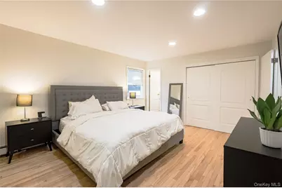 154 E Woodside Avenue, Patchogue, NY 11772 - Photo 9