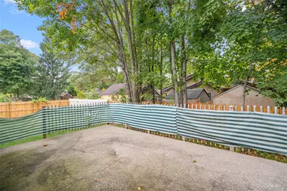 77 E Woodside Avenue, Patchogue, NY 11772 - Photo 25