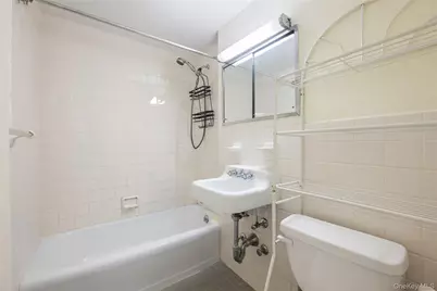 4901 Henry Hudson Parkway W #8M, Bronx, NY 10471 - Photo 11