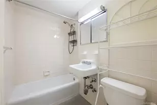 4901 Henry Hudson Pkwy W, Bronx, NY 10471 - Photo 11